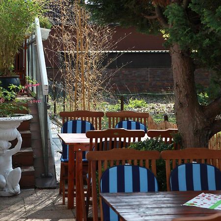 Hotellerie Gasthaus Schubert Garbsen Esterno foto