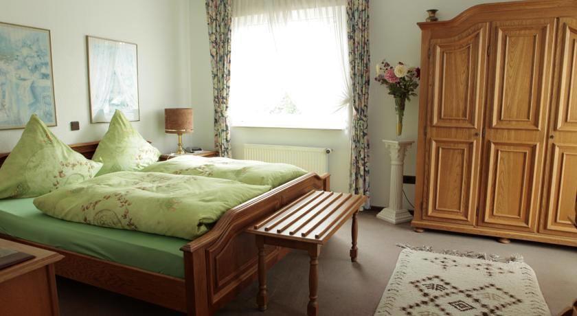 Hotellerie Gasthaus Schubert Garbsen Esterno foto