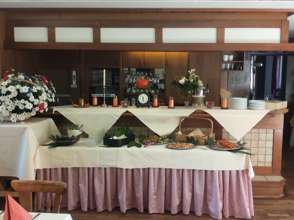Hotellerie Gasthaus Schubert Garbsen Esterno foto